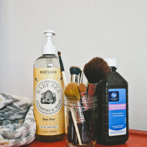 easy makeup brush cleaner diy diy-makeup-brush-cleaner