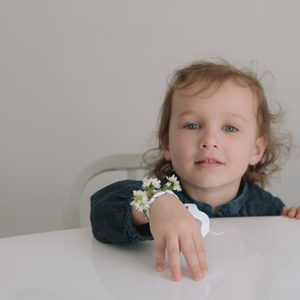 kid crafternoon: may day daisy chains 0414armommy0078