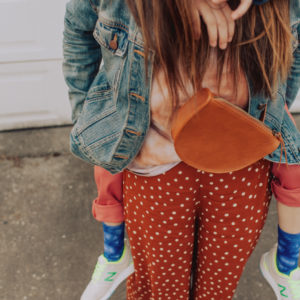 MOM + MINI: HOW TO WEAR TIE DYE WITHOUT FEELING LIKE YOU’RE AT CAMP mom-+-mini-tie-dye-1
