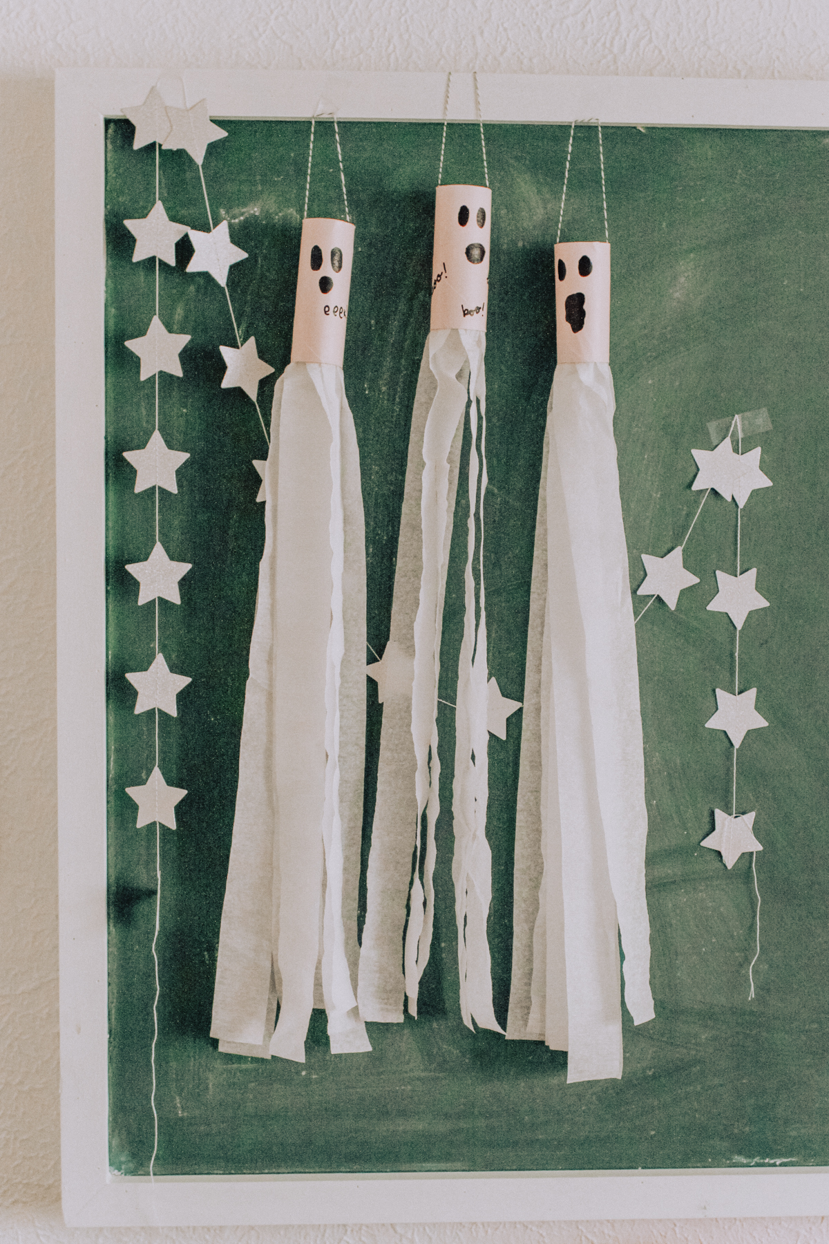 MINI MAKERS: TOILET PAPER ROLL GHOSTS (WITH AN EASY HACK IF YOU DON'T HAVE  T.P. ROLLS OR WANT TO SKIP THE PAINTING PART) - RAE ANN KELLY