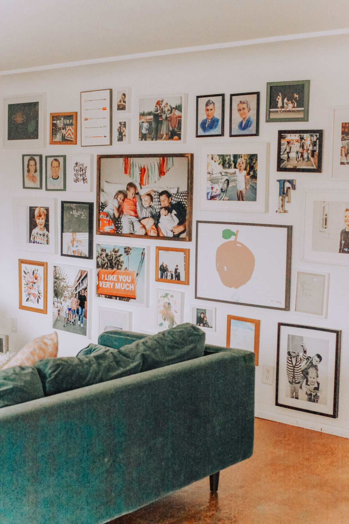 FAQ HOW TO MAKE A GALLERY WALL THAT YOUR FAMILY AND FRIENDS WILL LOVE 